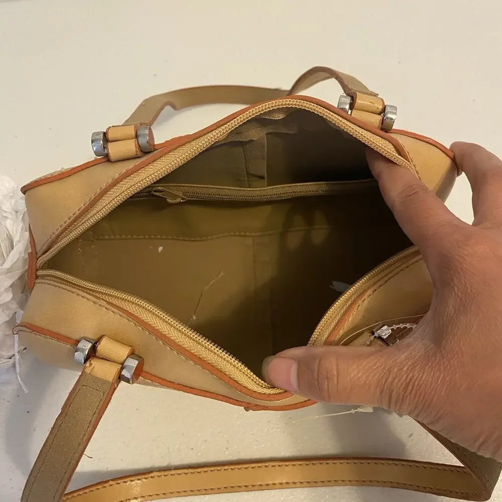 Rare Geoffrey Beene Stimulated Leather Barrel Handbag Bag Beige Shoulder Strap